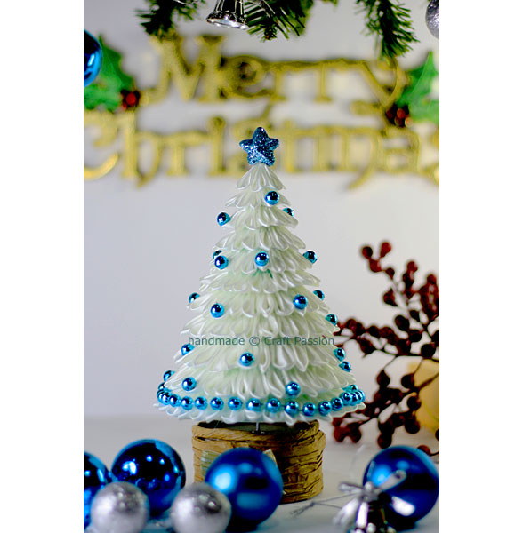 white kanzashi christmas tree