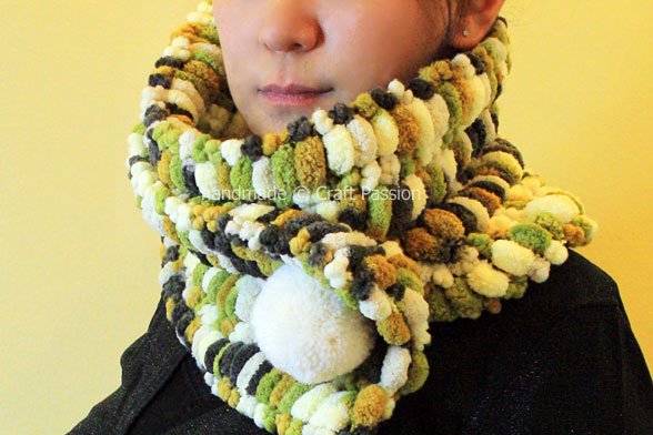 knit Pom Pom Mink Scarf