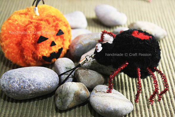 halloween pom pom spider