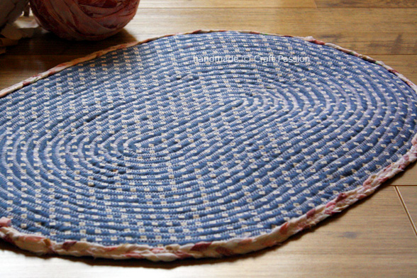 bottom of braided rug