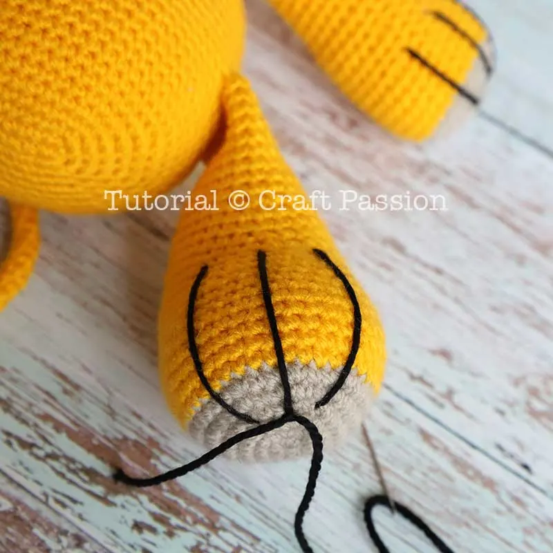 amigurumi lion