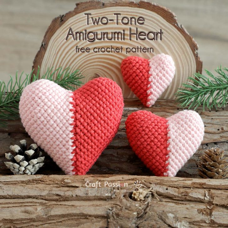 Two tone heart crochet pattern in 3 amigurumi sizes