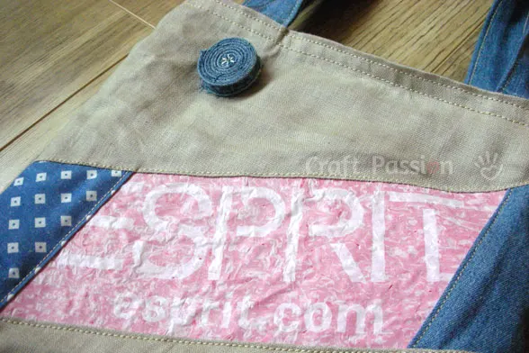 tote bag sew from recycle material