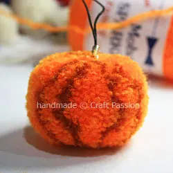 Pom-Pom Pumpkin