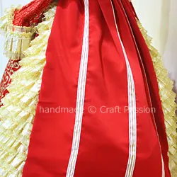 queen gown costume