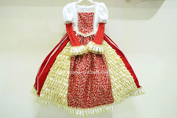 queen gown costume