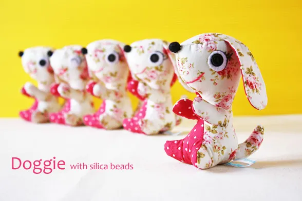 Doggie silica beads moisture control