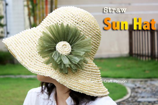 This is a free crochet straw hat pattern for a wide-brim hat, perfect for summer. The pattern specified raffia yarn, but you can also use other yarn.