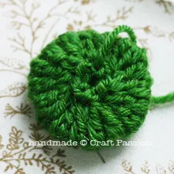 crochet poinsettia