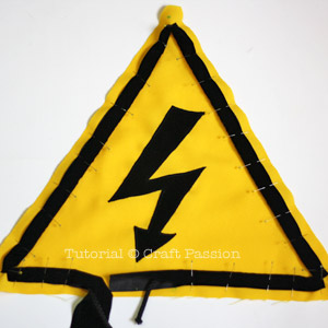 Pipe the border Sew piping