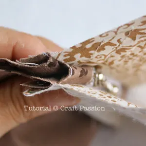 zipper position on purse