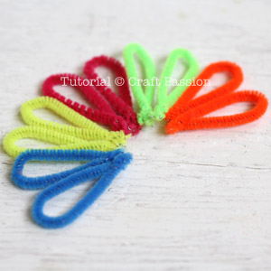 twist the ends pom-pom turkey