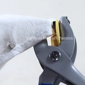 eyelet crimping tool