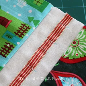 ribbon cutlery holder