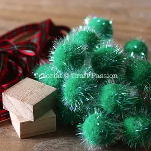 materials to make pom pom christmas tree