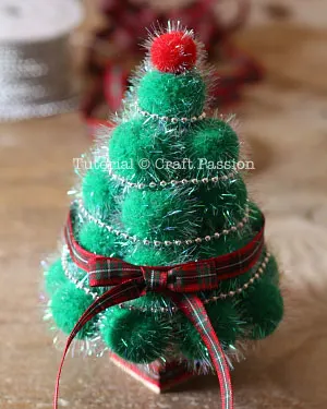 pom pom christmas tree