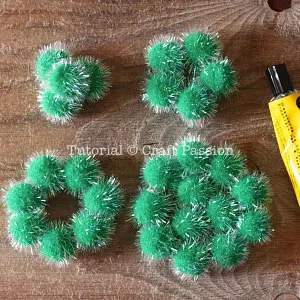 pom pom christmas tree