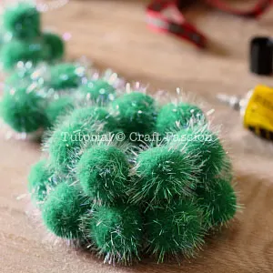 pom pom christmas tree