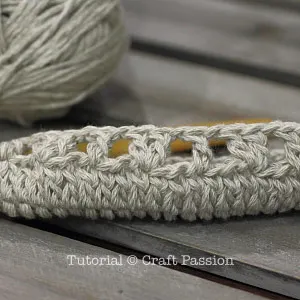 fundamental round of crocodile stitch