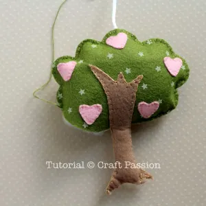 how to sew easy felted tree