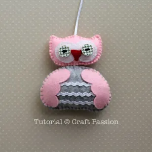 free sewing pattern to make owl hanging ornament