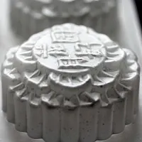 strawberry jelly mooncake