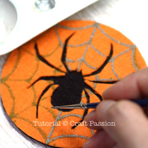 make spider felt coasters
