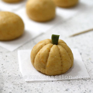 pumpkin mantou shaping
