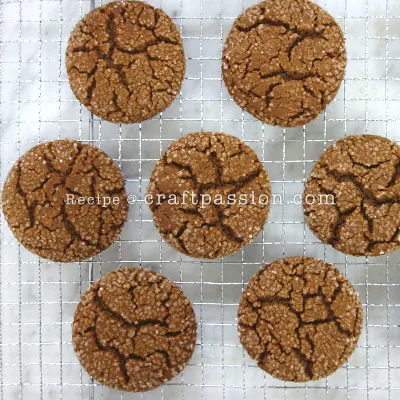 giant gingersnap cookies