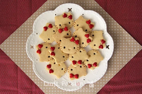 Quick and easy Hello Kitty cookie recipe for your little girl's birthday or as a Valentine's Day gift. Includes photos and detailed instructions.