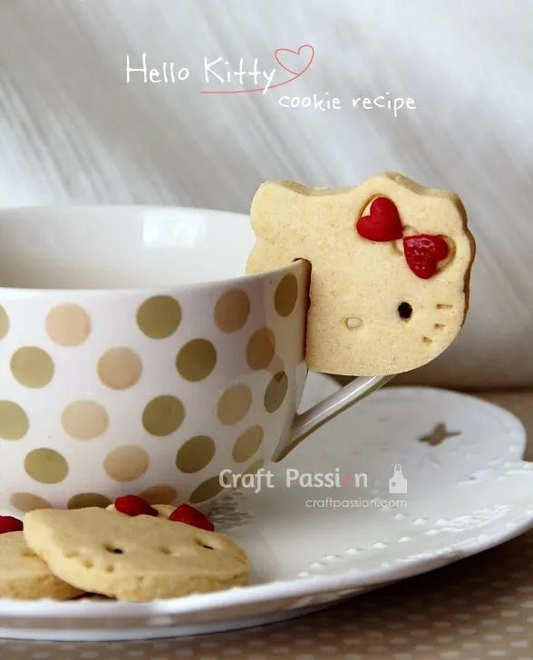 Quick and easy Hello Kitty cookie recipe for your little girl's birthday or as a Valentine's Day gift. Includes photos and detailed instructions.
