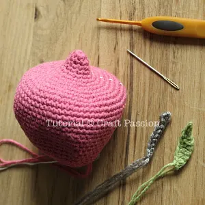 crochet apple