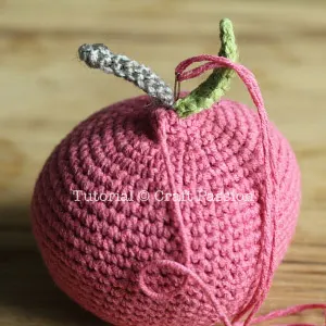 crochet apple