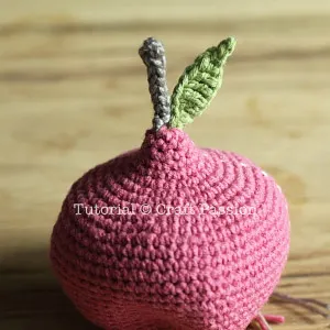 apple amigurumi