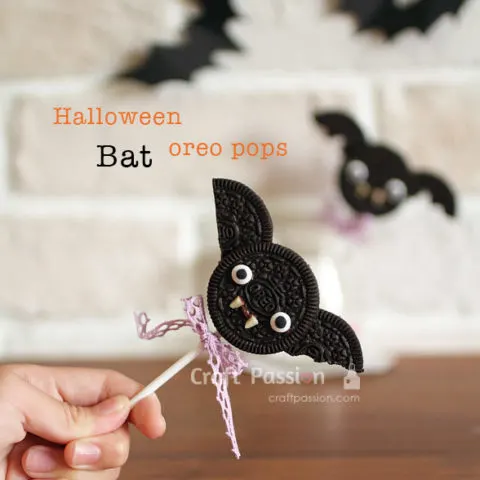 Running out of time for last minute Halloween Treats? Make this quick and easy Halloween Bat Oreo Pops by using Oreo cookies.