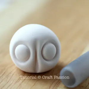 outline eye in clay