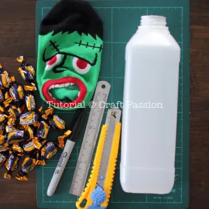 make halloween candy holder