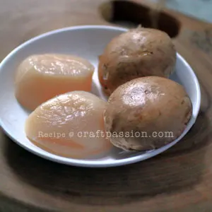 raw-scallops-mushrooms