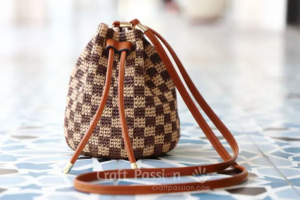 damier raffia bucket bag