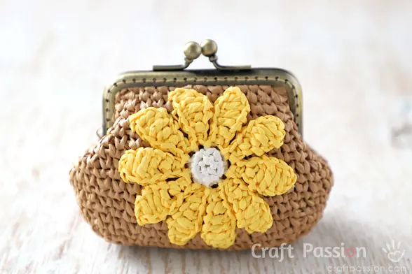 raffia daisy coin purse