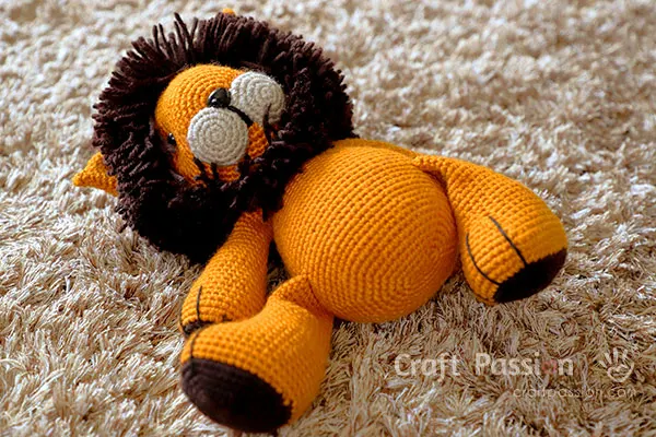 leo amigurumi lion