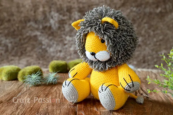 crochet lion toy