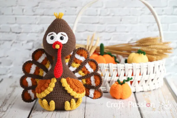 crochet fall turkey amigurumi