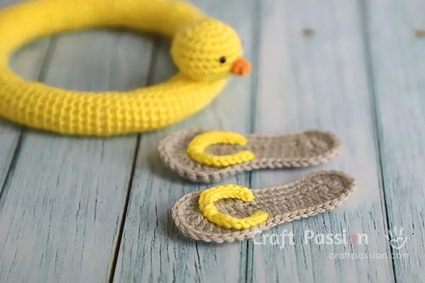 crochet mini flip-flops sandals