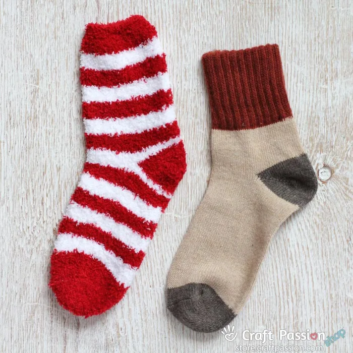 Chenille Microfiber Socks Set - Red White Stripes