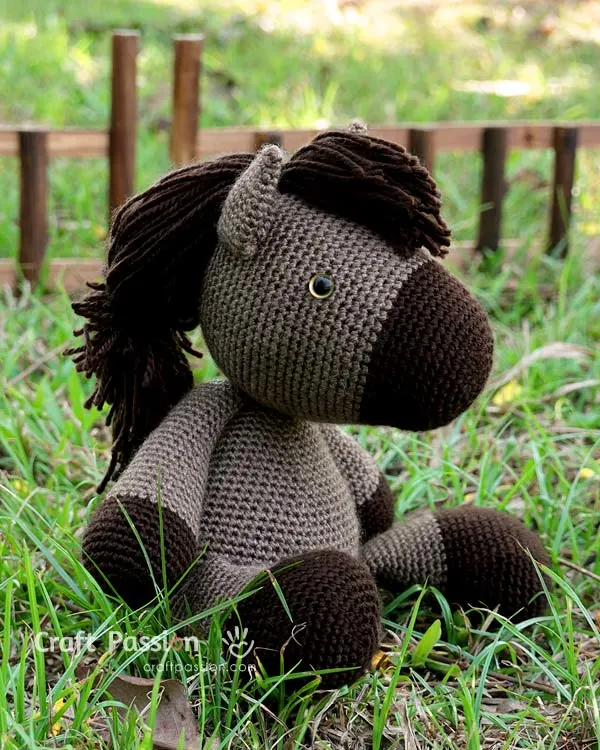 cute horse amigurumi