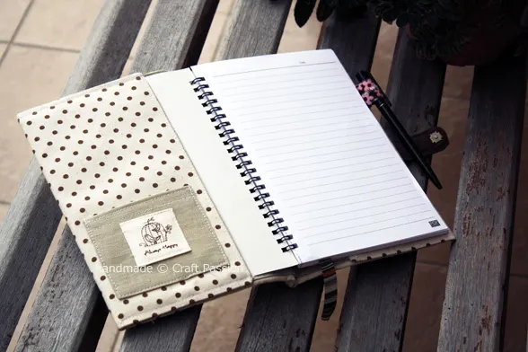 Free note-book cover sewing pattern on how to sew a book cover for your notebook. Adapt the method to sew it for your books.