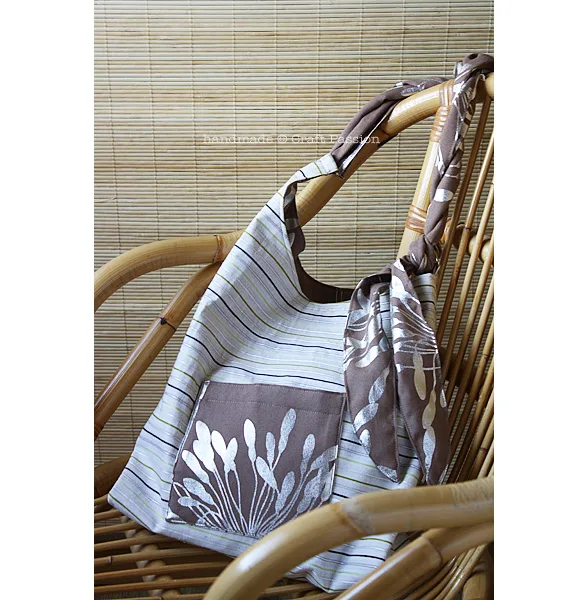 Get the free pattern and tutorial on how to sew a reversible tote bag with adjustable strap. You will have better fashion styling with this tote.