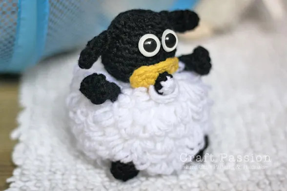 Check out this free crochet pattern for making an adorable amigurumi Baby Sheep. Inspired by Baby Timmy, it features a pacifier in its mouth.