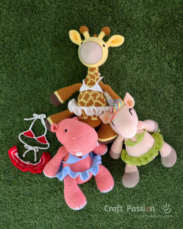 how to dress amigurumi